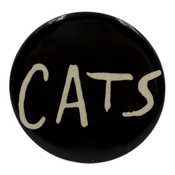 Vintage 1981 Cats Musical Broadway Pinback Button Andrew Lloyd Webber Promo - Picture 1 of 4